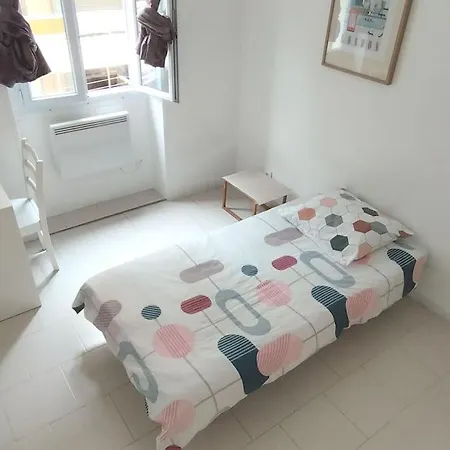 Private In Shared In The Center Of Apartment